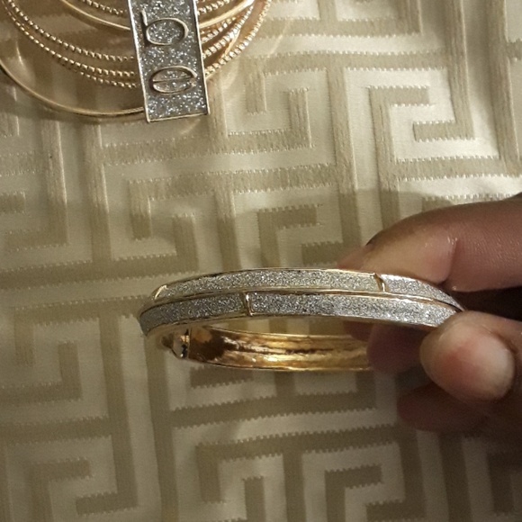 Jewelry - Picture 4 of 6